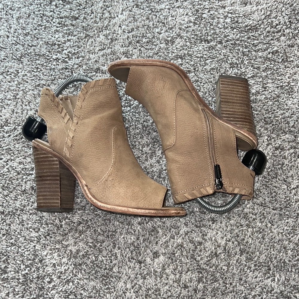 Vince Camuto Heels
